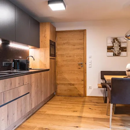 - Zell Am Apartment *
