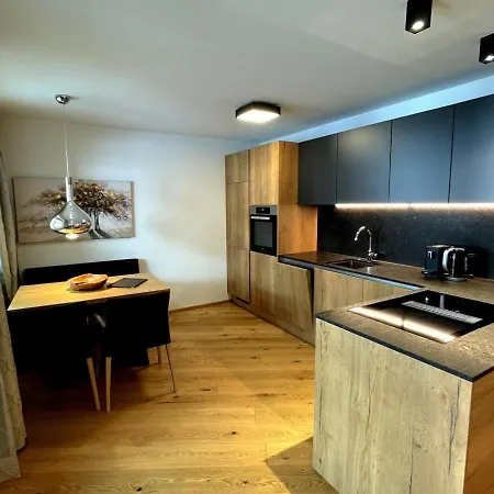 - Next To Areitxpress Liftstation Целль-ам-Зе