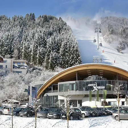 - Next To Areitxpress Liftstation Апартаменты